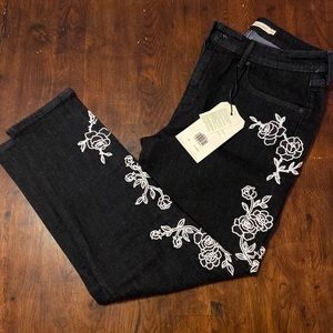 Levi’s 721 High Rise Embroidered Jeans Size 31